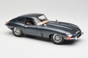 Jaguar E-Type Series 1 Grün Bburago 1:18 3018-M1 Metall – Bild 6 von 8