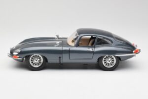 Jaguar E-Type Grau Bburago 1:18 30018 Metall – Bild 4 von 8