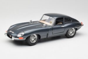 Jaguar E-Type Grau Bburago 1:18 30018 Metall