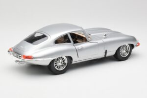Jaguar E-Type Series 1 Silber Bburago 1:18 3018-M2 Metall – Bild 3 von 8