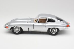 Jaguar E-Type Series 1 Silber Bburago 1:18 3018-M2 Metall – Bild 4 von 8