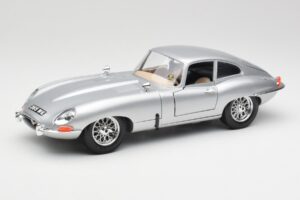 Jaguar E-Type Series 1 Silber Bburago 1:18 3018-M2 Metall