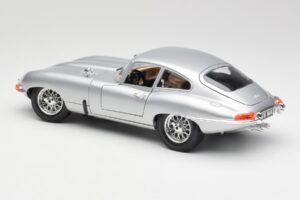 Jaguar E-Type Series 1 Silber Bburago 1:18 3018-M2 Metall – Bild 7 von 8
