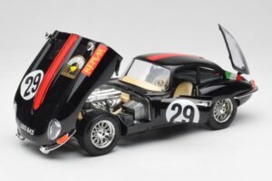 Jaguar E-Type #29 Schwarz Bburago 1:18 3018-M4 Metall – Bild 2 von 8