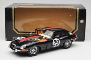 Jaguar E-Type #29 Schwarz Bburago 1:18 3018-M4 Metall – Bild 8 von 8