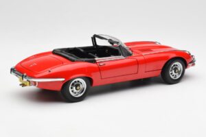 Jaguar E-Type Roadster Series III V12 Rot AUTOart 1:18 73523 Metall – Bild 3 von 8