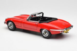 Jaguar E-Type Roadster Series III V12 Rot AUTOart 1:18 73523 Metall – Bild 7 von 8