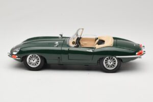 Jaguar E-Type Series 1 Roadster Grün Bburago 1:18 3016-M1 Metall – Bild 4 von 8