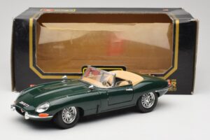 Jaguar E-Type Series 1 Roadster Grün Bburago 1:18 3018-M5 Metall – Bild 8 von 8