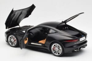 Jaguar F-Type R X152 Matt Schwarz AUTOart 1:18 73652 Komposit – Bild 5 von 8