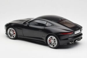 Jaguar F-Type R X152 Matt Schwarz AUTOart 1:18 73652 Komposit – Bild 7 von 8