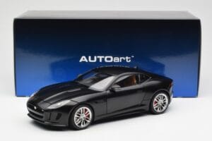 Jaguar F-Type R X152 Matt Schwarz AUTOart 1:18 73652 Komposit – Bild 8 von 8
