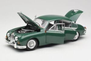 Jaguar Mark II British Racing Grün & Blau Innenraum Maisto 1:18 59001 Metall – Bild 2 von 8