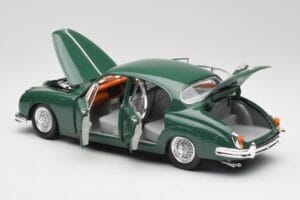 Jaguar Mark II British Racing Grün & Blau Innenraum Maisto 1:18 59001 Metall – Bild 5 von 8