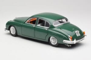Jaguar Mark II British Racing Grün & Blau Innenraum Maisto 1:18 59001 Metall – Bild 7 von 8