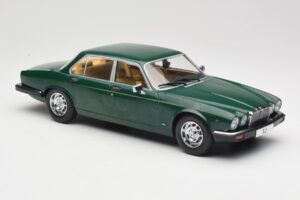 Jaguar XJ Series III Dunkelgrün MCG 1:18 MCG18175 Metall – Bild 4 von 6