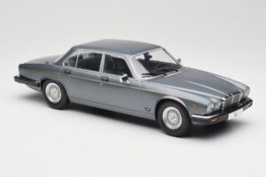 Jaguar XJ Series III Metallic Grey MCG 1:18 MCG18177 Metall – Bild 4 von 6