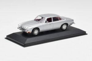 Jaguar XJ12 Series II Silber Minichamps 1:43 400130401 Metall – Bild 2 von 4