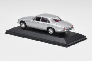 Jaguar XJ12 Series II Silber Minichamps 1:43 400130401 Metall – Bild 3 von 4