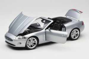 Jaguar XK X150 Cabriolet Silber Minichamps 1:18 153130533 Metall – Bild 2 von 8