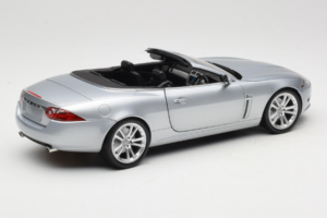 Jaguar XK X150 Cabriolet Silber Minichamps 1:18 153130533 Metall – Bild 3 von 8