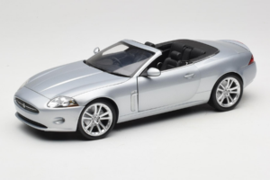 Jaguar XK X150 Cabriolet Silber Minichamps 1:18 153130533 Metall
