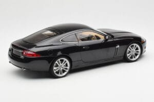 Jaguar XK-R X150 Midnight Schwarz AUTOart 1:18 73632 Metall – Bild 3 von 8