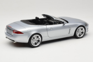 Jaguar XK X150 Cabriolet Silber Minichamps 1:18 150130531 Metall – Bild 3 von 8