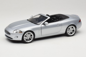 Jaguar XK X150 Cabriolet Silber Minichamps 1:18 150130531 Metall