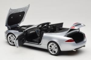 Jaguar XK X150 Cabriolet Silber Minichamps 1:18 150130531 Metall – Bild 5 von 8