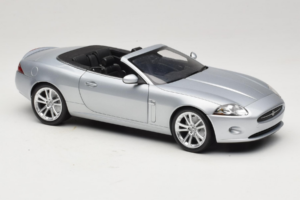 Jaguar XK X150 Cabriolet Silber Minichamps 1:18 150130531 Metall – Bild 6 von 8