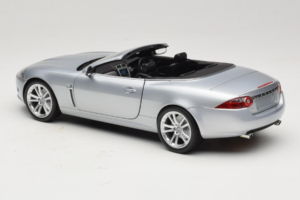 Jaguar XK X150 Cabriolet Silber Minichamps 1:18 150130531 Metall – Bild 7 von 8