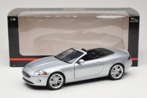 Jaguar XK X150 Cabriolet Silber Minichamps 1:18 150130531 Metall – Bild 8 von 8