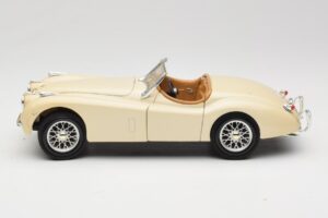 Jaguar XK120 Weiss Eduscho 1:18 7482-1HTH Metall – Bild 4 von 8