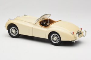 Jaguar XK120 Weiss Eduscho 1:18 7482-1HTH Metall – Bild 7 von 8