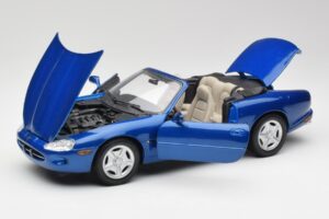 Jaguar XK8 X100 Cabriolet Azure Blau Maisto 1:18 50286 Metall – Bild 2 von 8