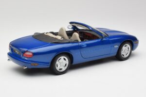 Jaguar XK8 X100 Cabriolet Azure Blau Maisto 1:18 50286 Metall – Bild 3 von 8