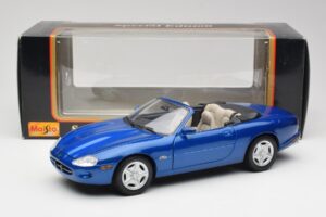 Jaguar XK8 X100 Cabriolet Azure Blau Maisto 1:18 50286 Metall – Bild 8 von 8