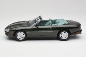 Jaguar XK8 X100 Cabriolet British Racing Grün Maisto 1:18 50285 Metall – Bild 4 von 8