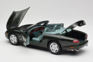 Jaguar XK8 X100 Cabriolet British Racing Grün Maisto 1:18 50285 Metall – Bild 5 von 8