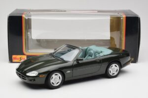 Jaguar XK8 X100 Cabriolet British Racing Grün Maisto 1:18 50285 Metall – Bild 8 von 8