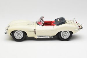 Jaguar XKSS Creme AUTOart 1:18 73512 Metall – Bild 4 von 8