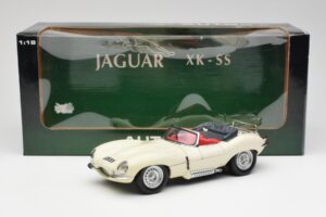 Jaguar XKSS Creme AUTOart 1:18 73512 Metall – Bild 8 von 8