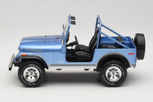 Jeep CJ-7 Laredo Blau MCG 1:18 MCG18553 Metall – Bild 3 von 6