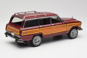 Jeep Grand Wagoneer Classic Rot AUTOart 1:18 74002 Metall – Bild 3 von 8