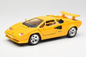 Lamborghini Countach Gelb Bburago 1:18 3037 Metall