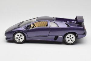 Lamborghini Diablo Lila Maisto 1:18 3028 Metall – Bild 4 von 8