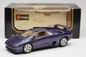 Lamborghini Diablo Lila Maisto 1:18 3028 Metall – Bild 8 von 8