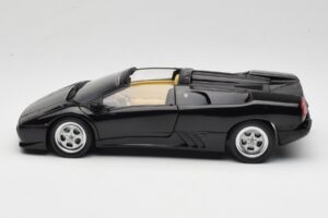Lamborghini Diablo Roadster Schwarz AUTOart 1:18 70093-R1 Metall – Bild 5 von 10