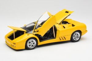 Lamborghini Diablo Roadster Gelb AUTOart 1:18 70092 Metall – Bild 2 von 8